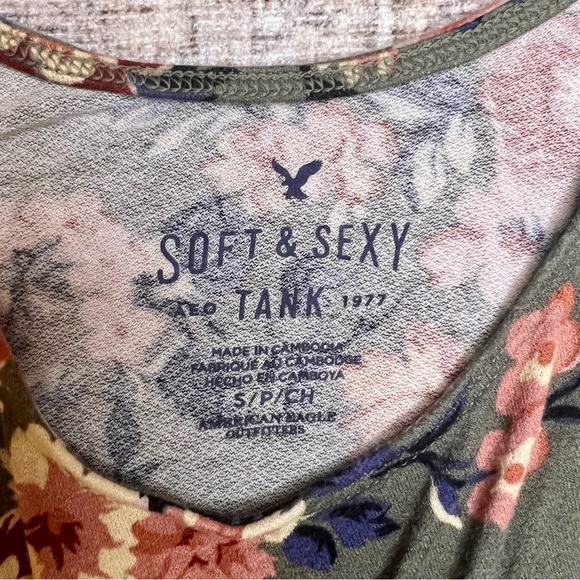 American Eagle Floral Soft & Sexy Tank - Picture 3 of 6
